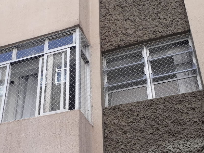 Instalação de tela protetora em Itajaí