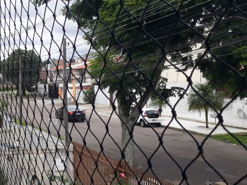 Instalação de rede de proteção em Canhanduba, Itajaí
