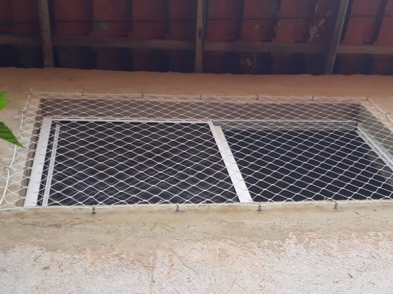 Instalação de rede de proteção em Vila Portuária, Itajaí